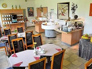 Amber Econtel Hotel Munich 3*,